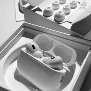 Apple AirPods Pro with Charging Case